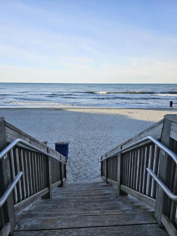 Direct Oceanfront- King Bedroom- Amazing Views/Pools/Hot Tubs/Beach Access/Golf Myrtle Beach Kültér fotó