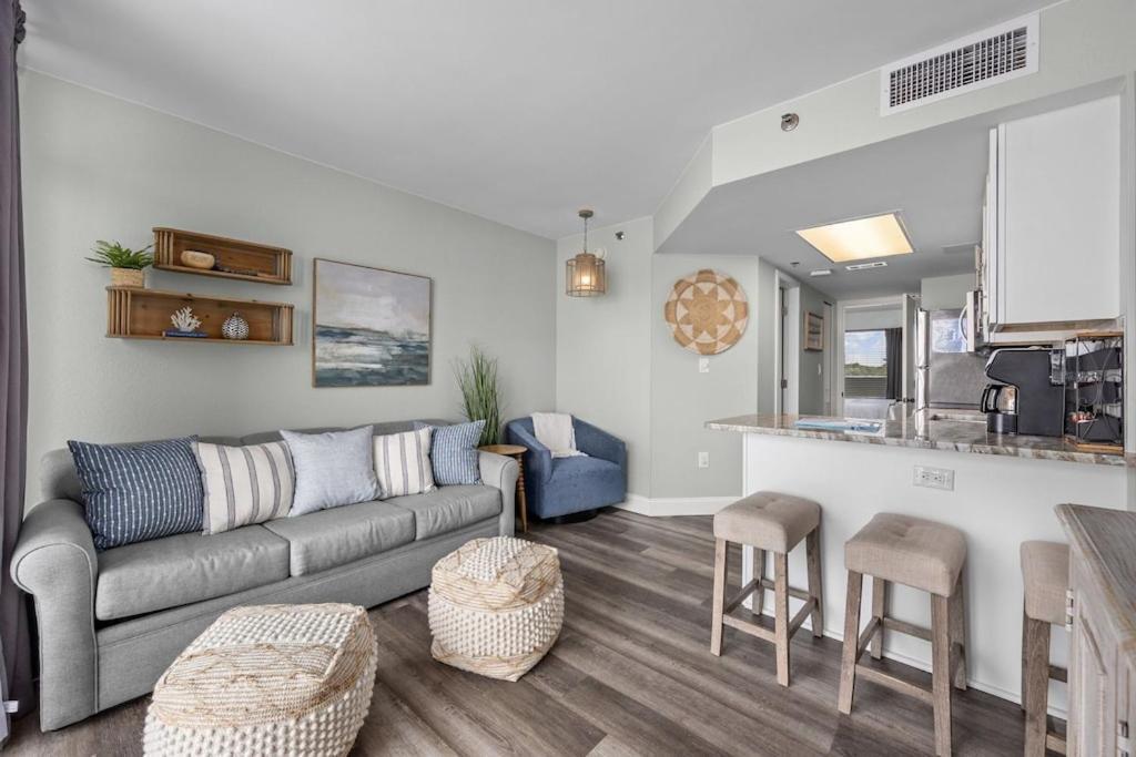 Direct Oceanfront- King Bedroom- Amazing Views/Pools/Hot Tubs/Beach Access/Golf Myrtle Beach Kültér fotó